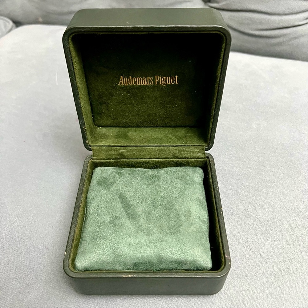 AUDEMARS PIGUET Green Leather Watch Box 4.5x4.5x3 inches
